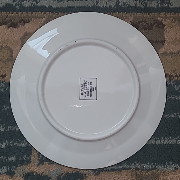 ROYAL MAJESTIC FINE CHINA 'CHRISTMAS EVE' PLATES SET OF 4 - Picture 12 of 15